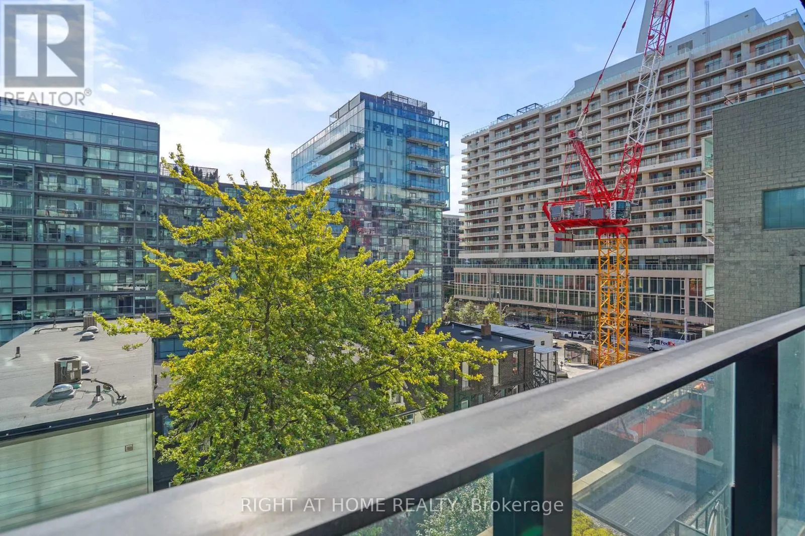 513 - 629 KING STREET W