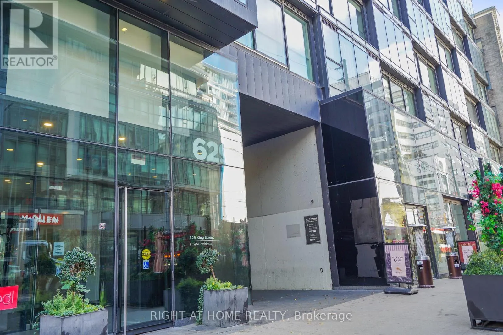 513 - 629 KING STREET W