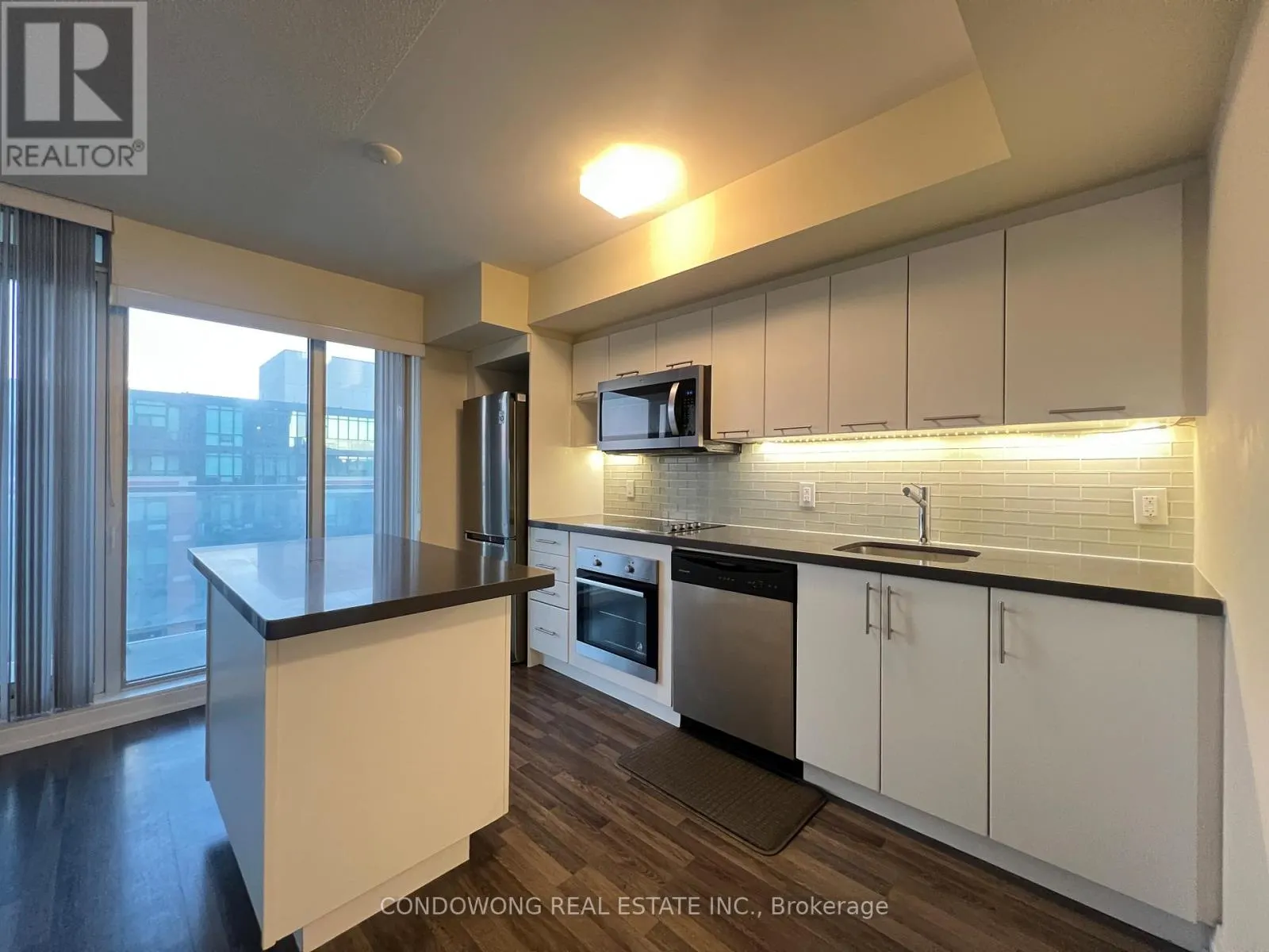 E1005 - 555 WILSON AVENUE