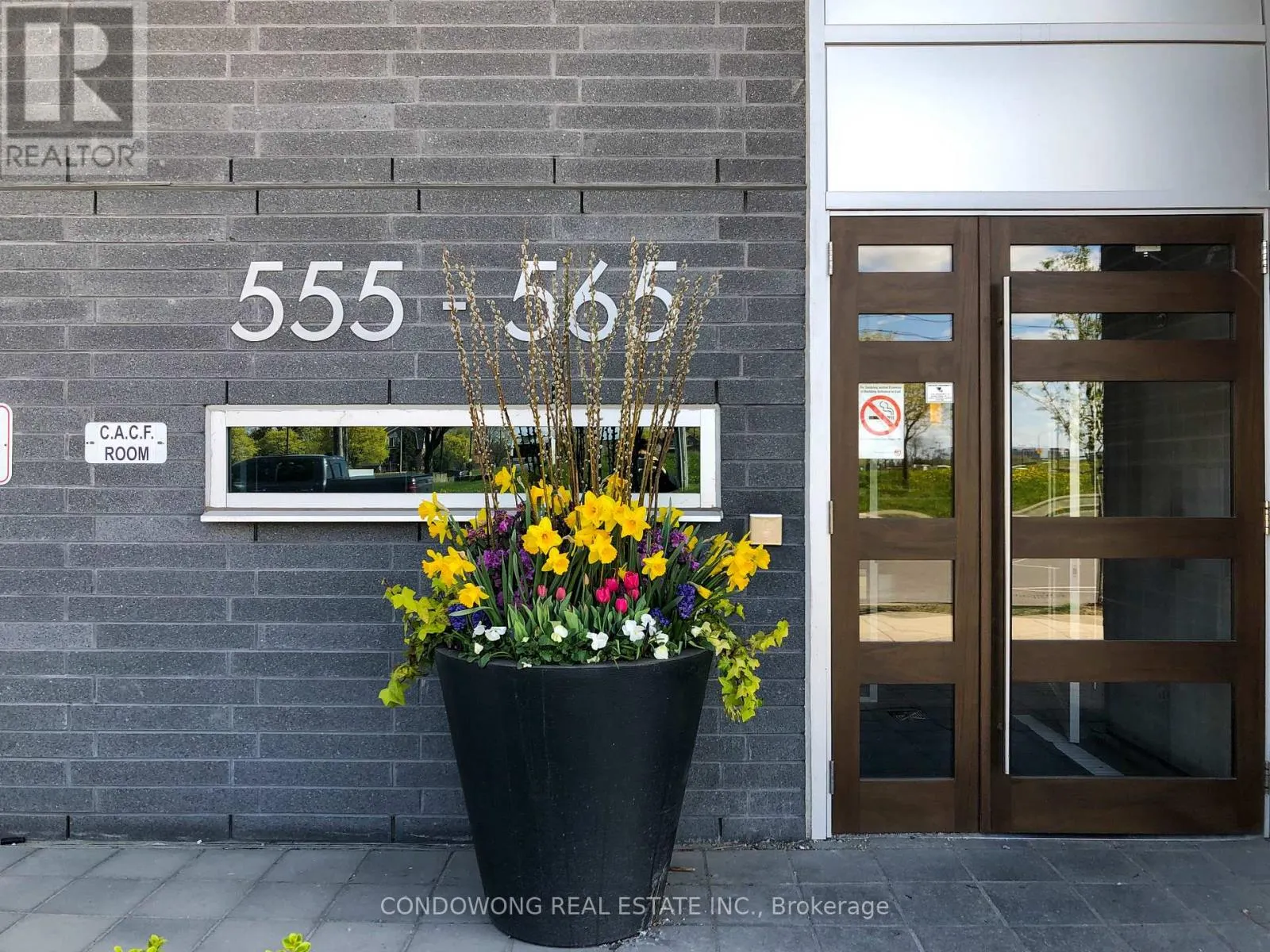 E1005 - 555 WILSON AVENUE