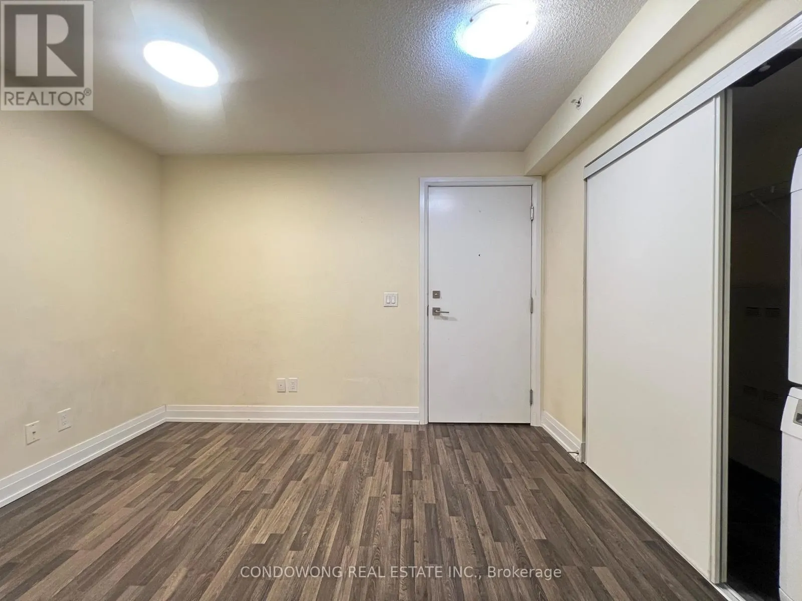 E1005 - 555 WILSON AVENUE