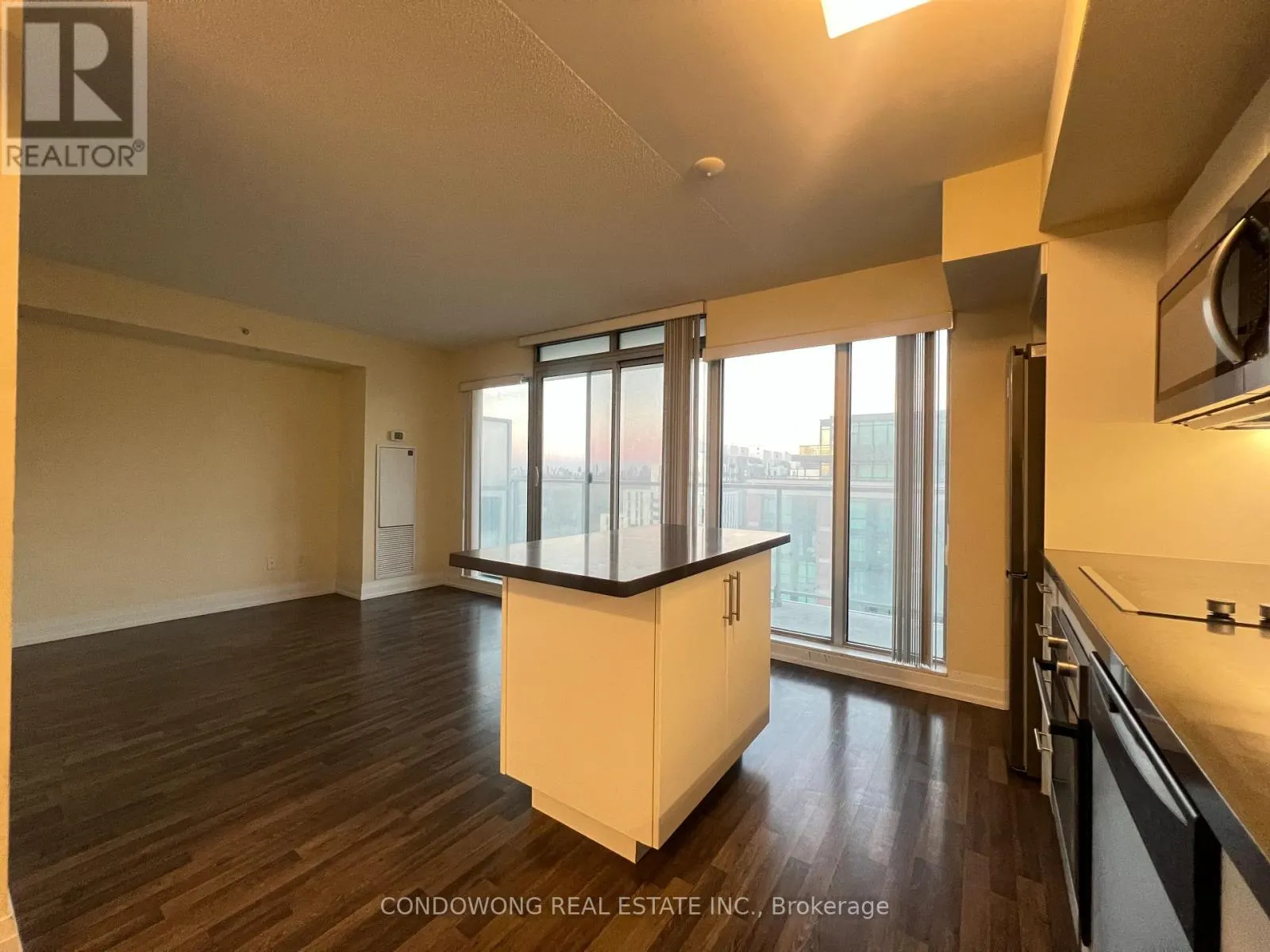 E1005 - 555 WILSON AVENUE