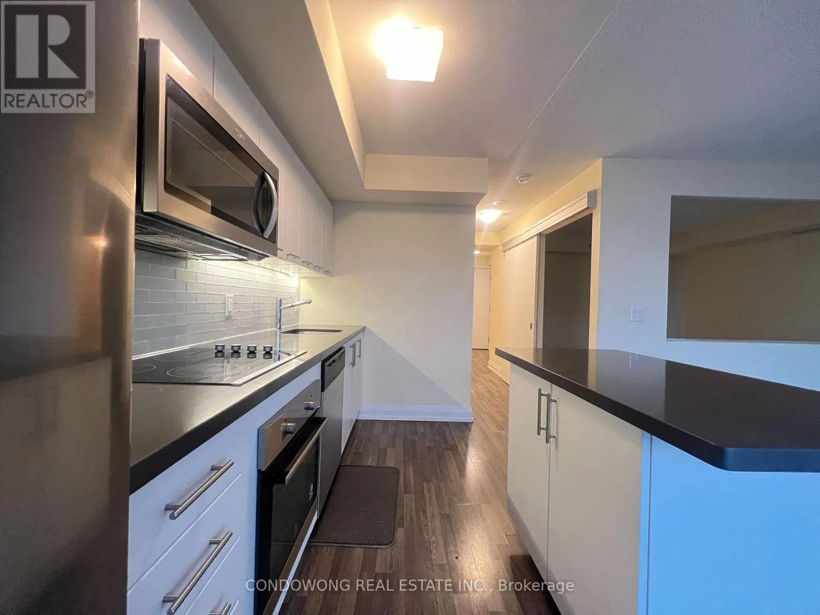 E1005 - 555 WILSON AVENUE