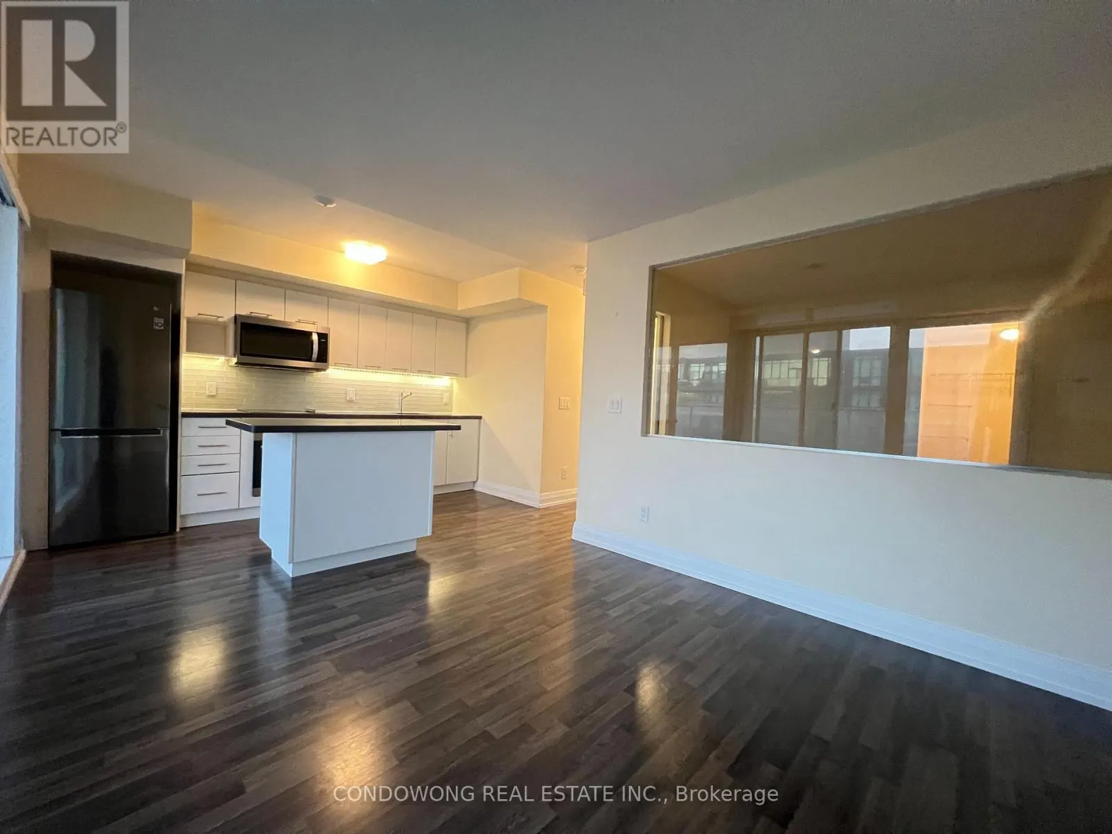 E1005 - 555 WILSON AVENUE