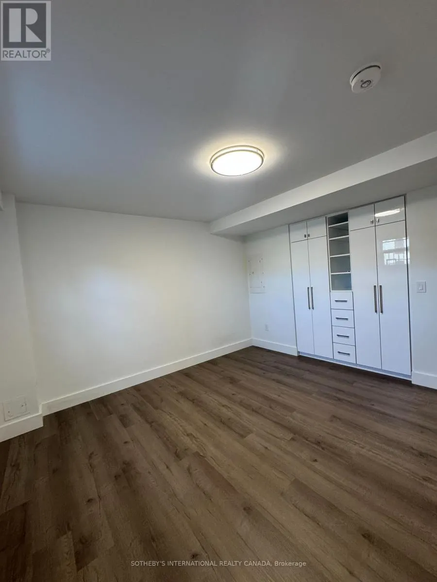 1 - 3879 BATHURST STREET