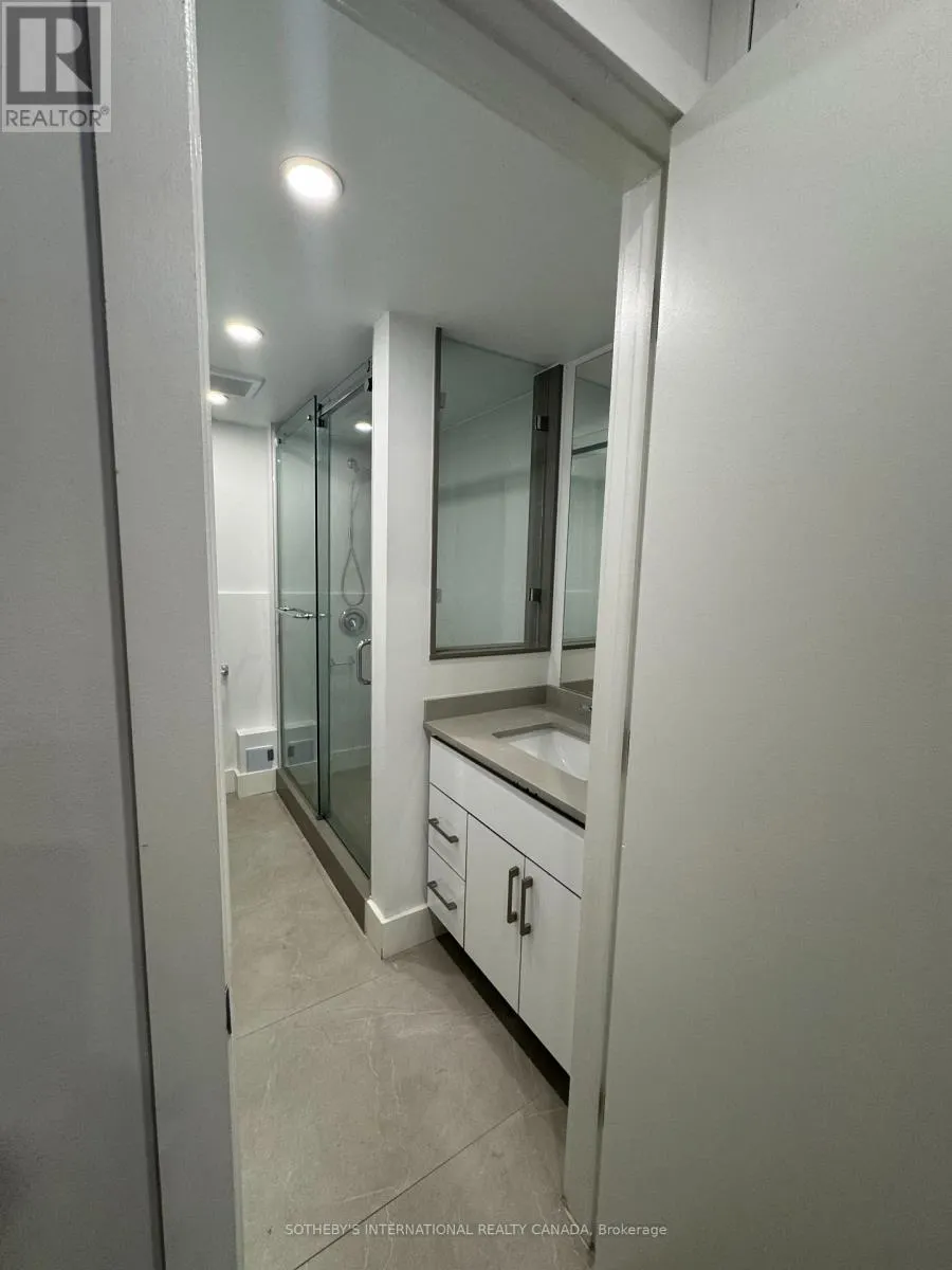 1 - 3879 BATHURST STREET