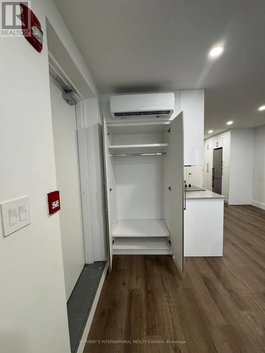 1 - 3879 BATHURST STREET