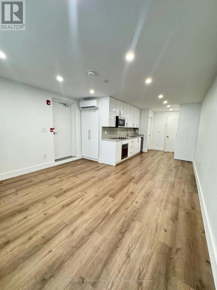 1 - 3879 BATHURST STREET