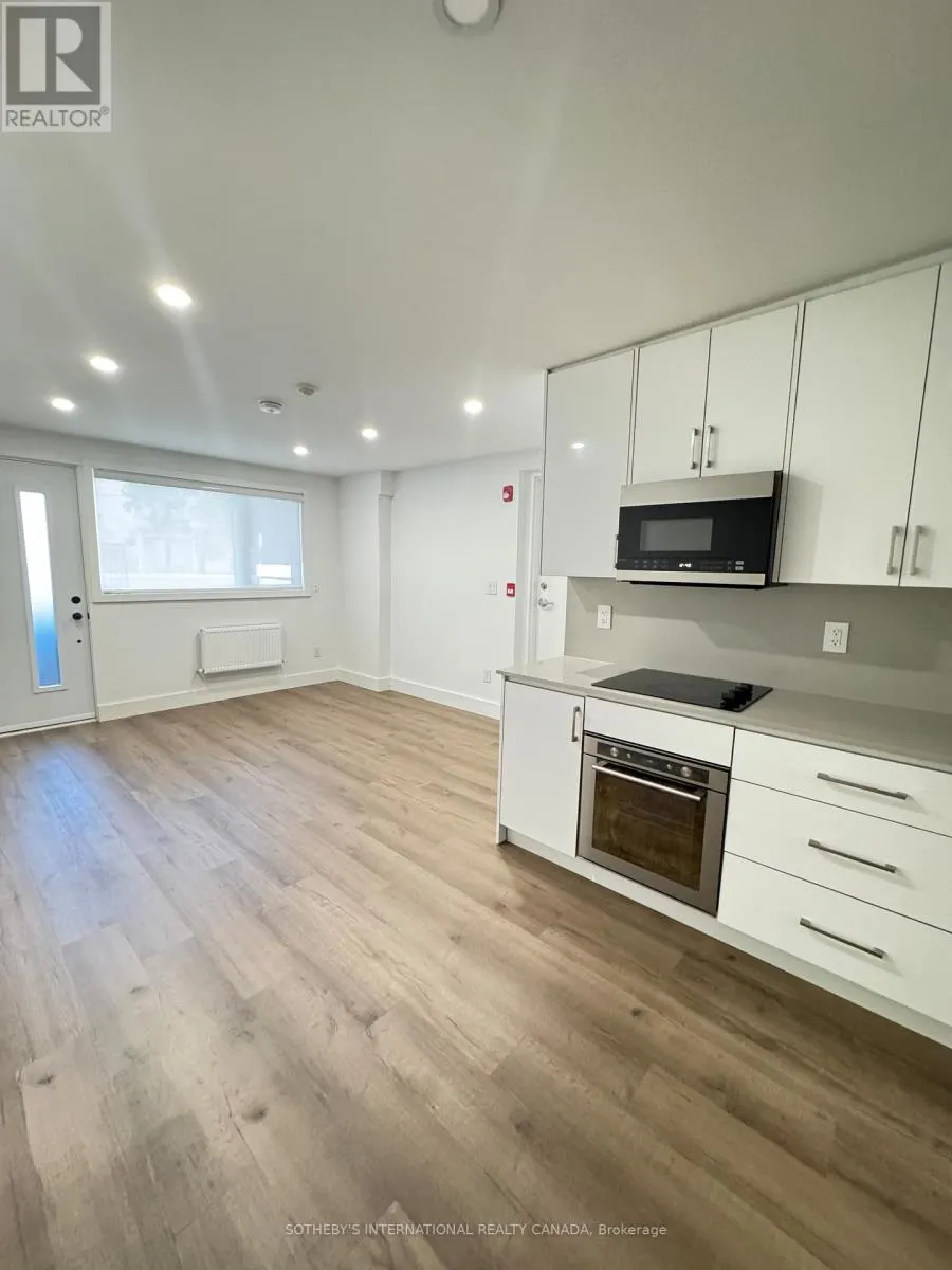 1 - 3879 BATHURST STREET