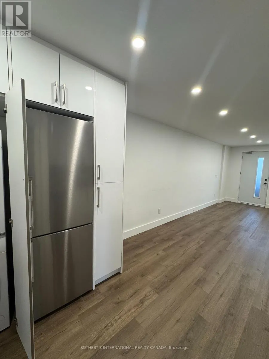 1 - 3879 BATHURST STREET