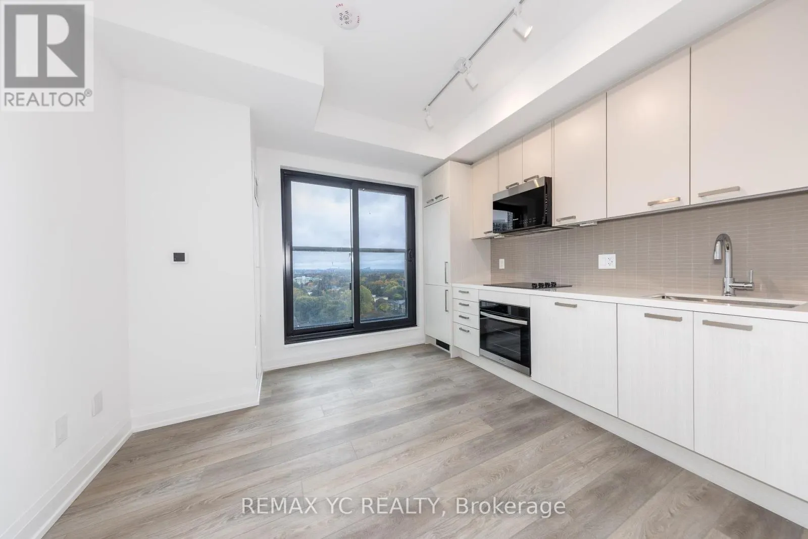 1502 - 20 SOUDAN AVENUE