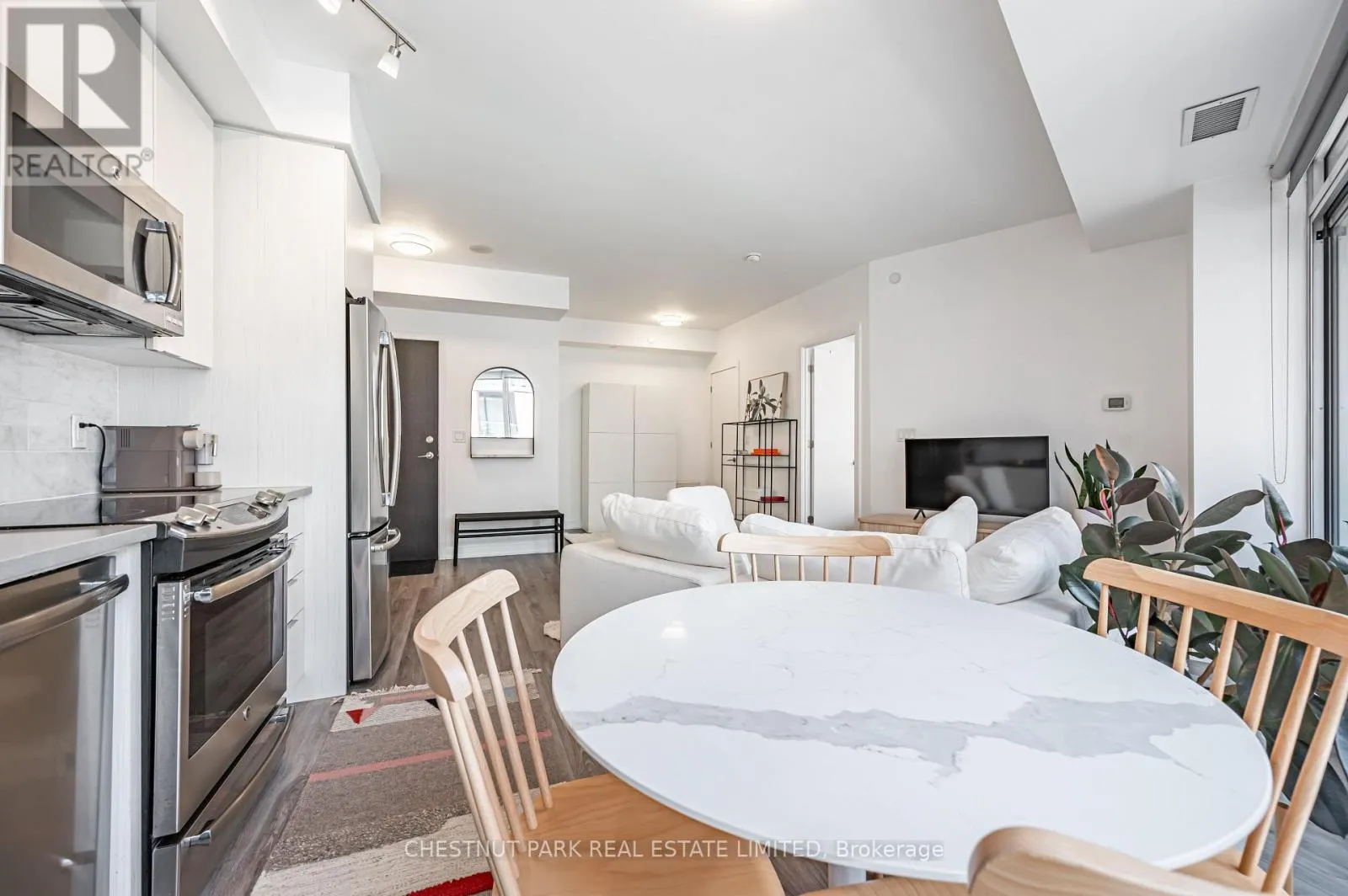 515 - 50 BRUYERES MEWS