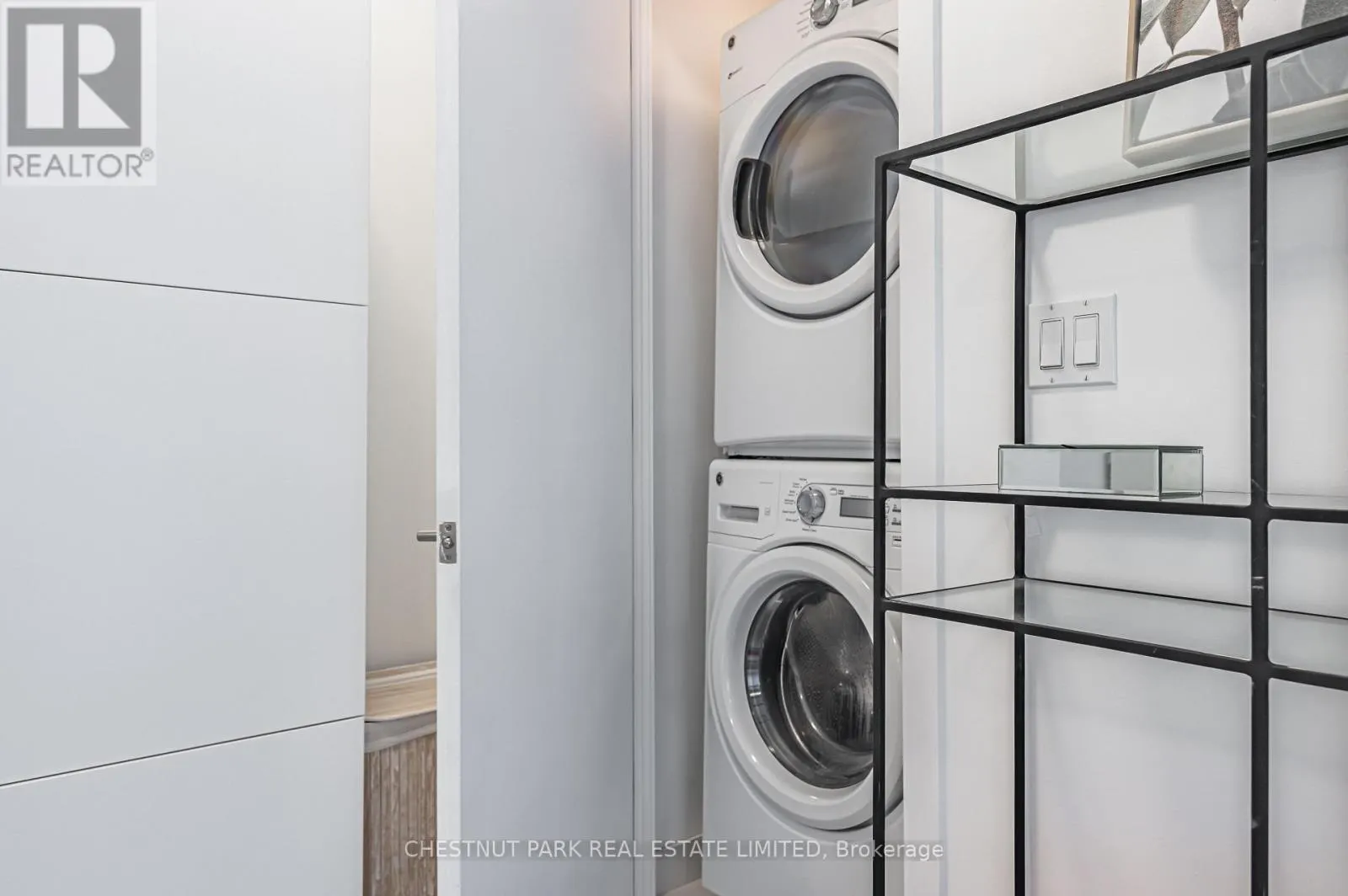 515 - 50 BRUYERES MEWS