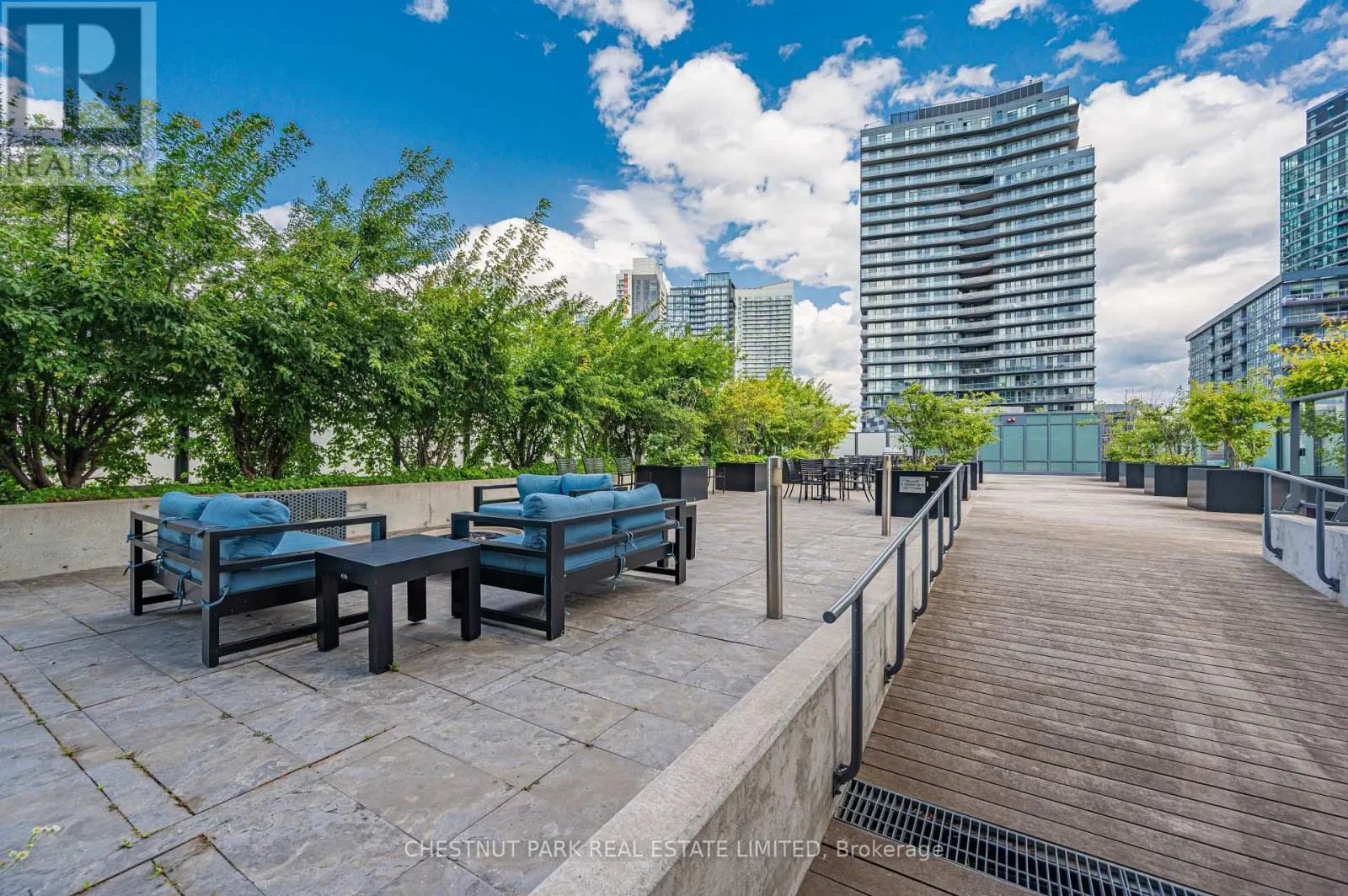 515 - 50 BRUYERES MEWS