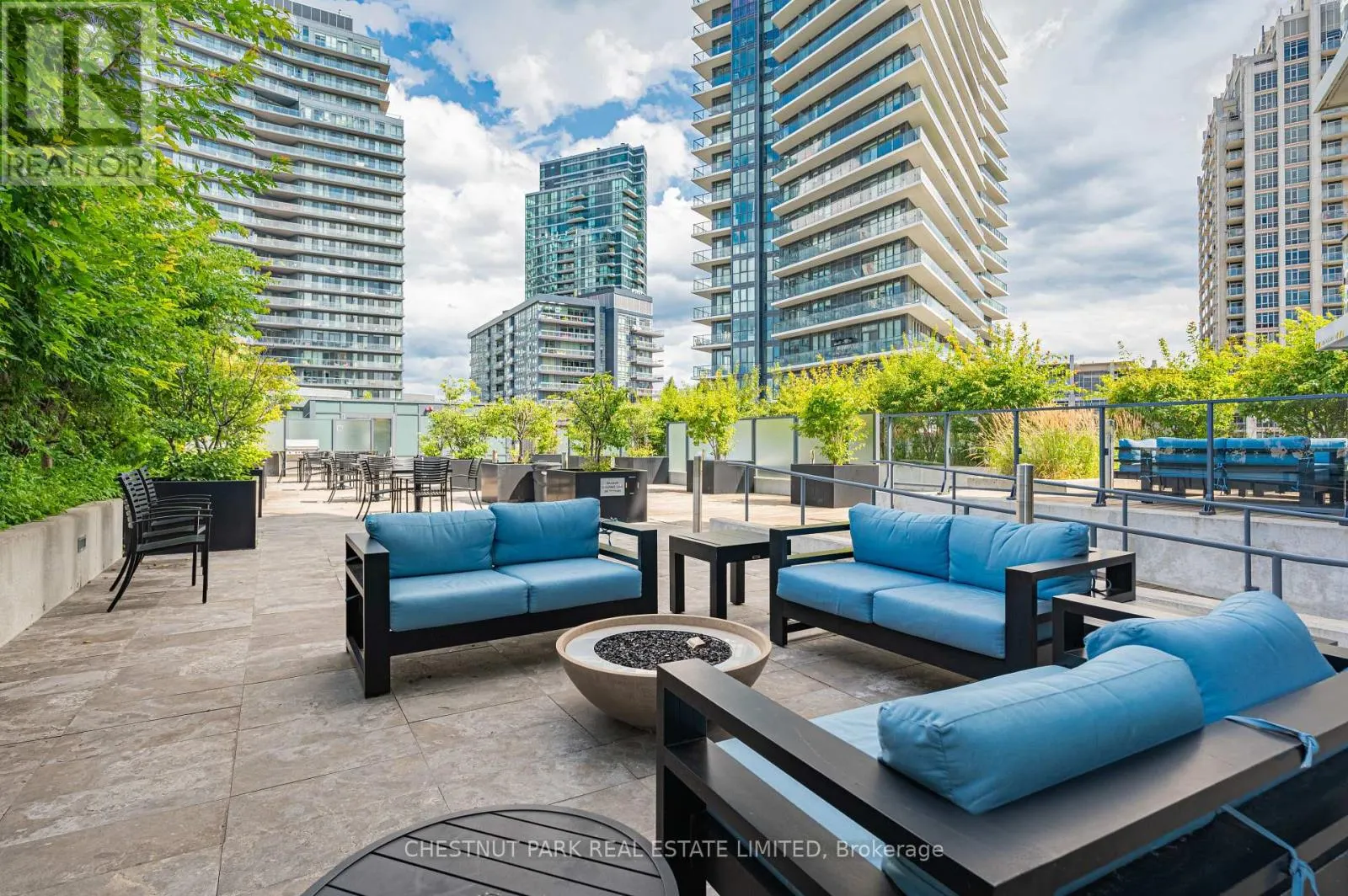 515 - 50 BRUYERES MEWS