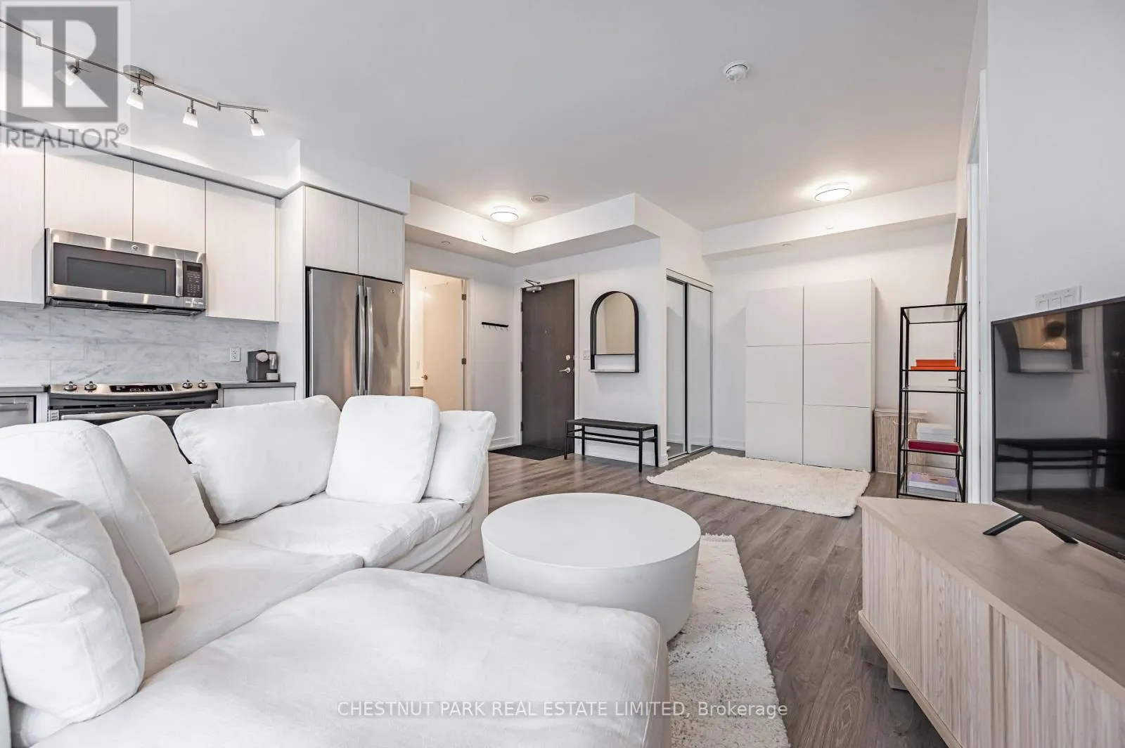 515 - 50 BRUYERES MEWS