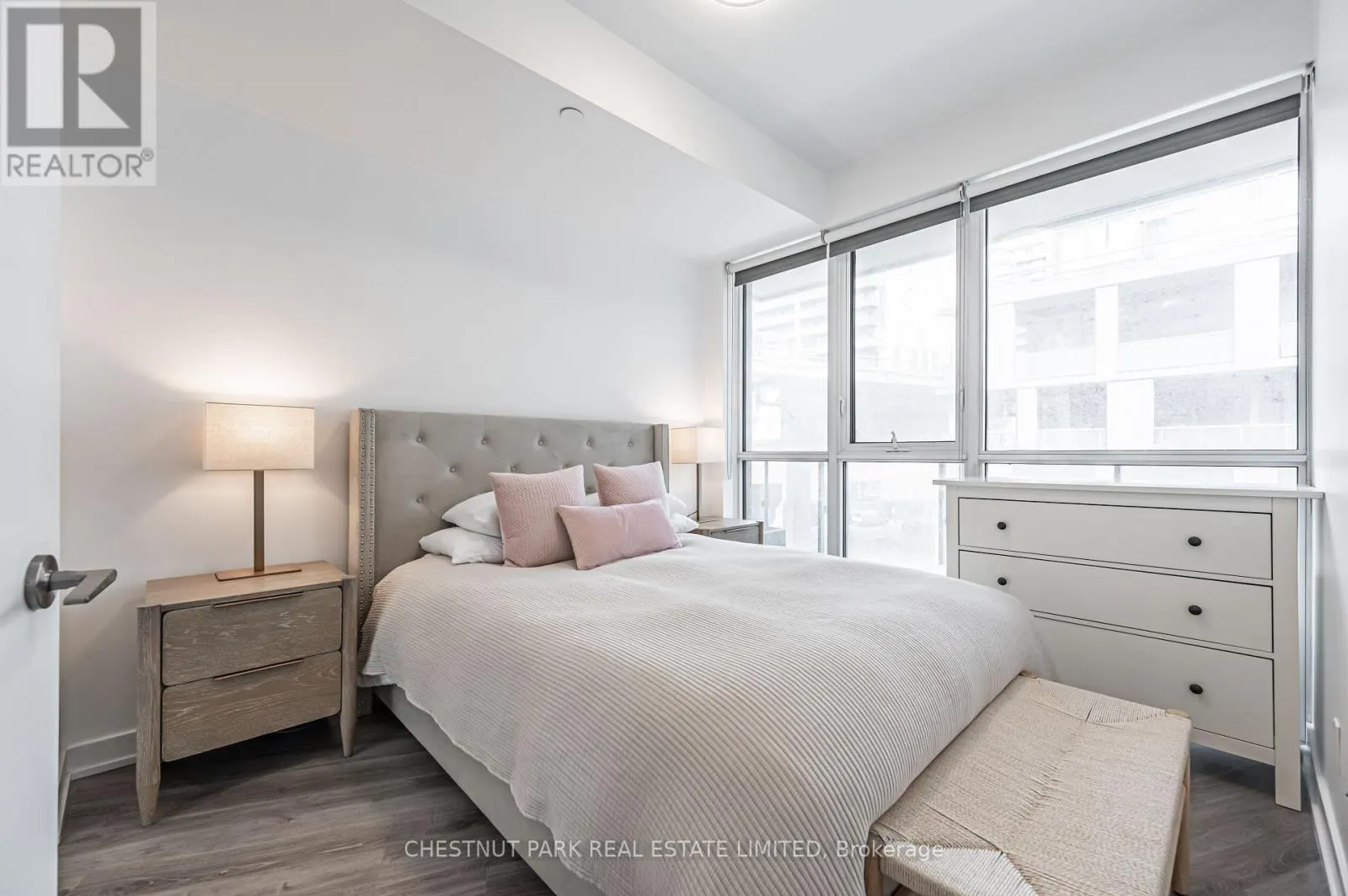 515 - 50 BRUYERES MEWS