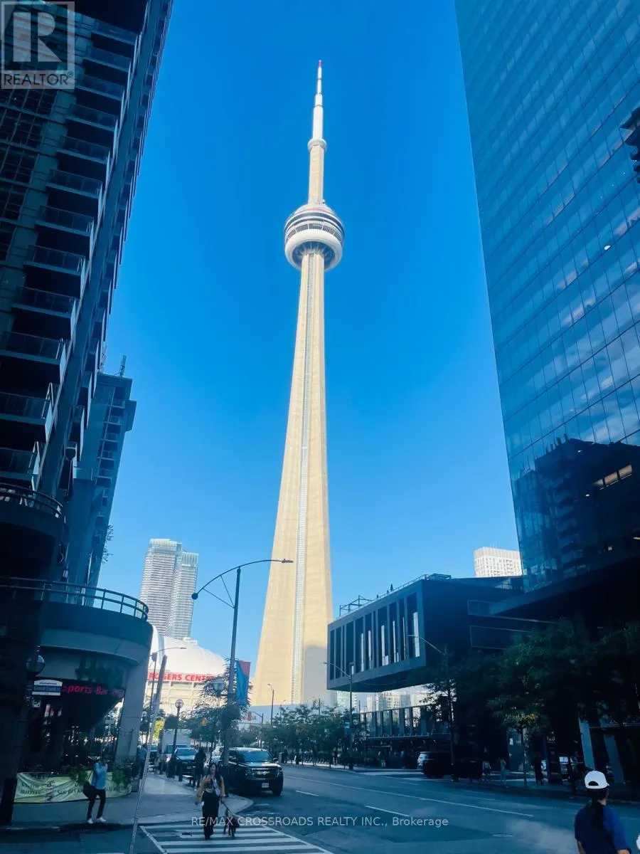 3207 - 19 GRAND TRUNK CRESCENT