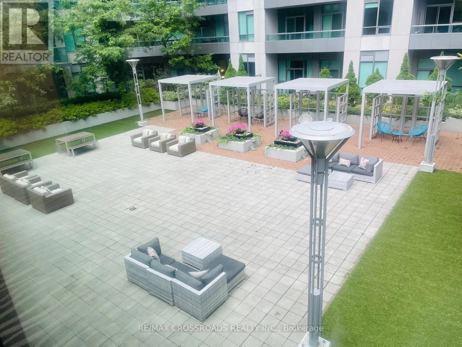 3207 - 19 GRAND TRUNK CRESCENT