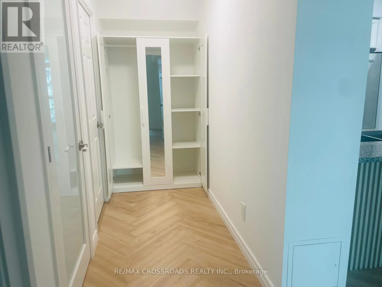 3207 - 19 GRAND TRUNK CRESCENT