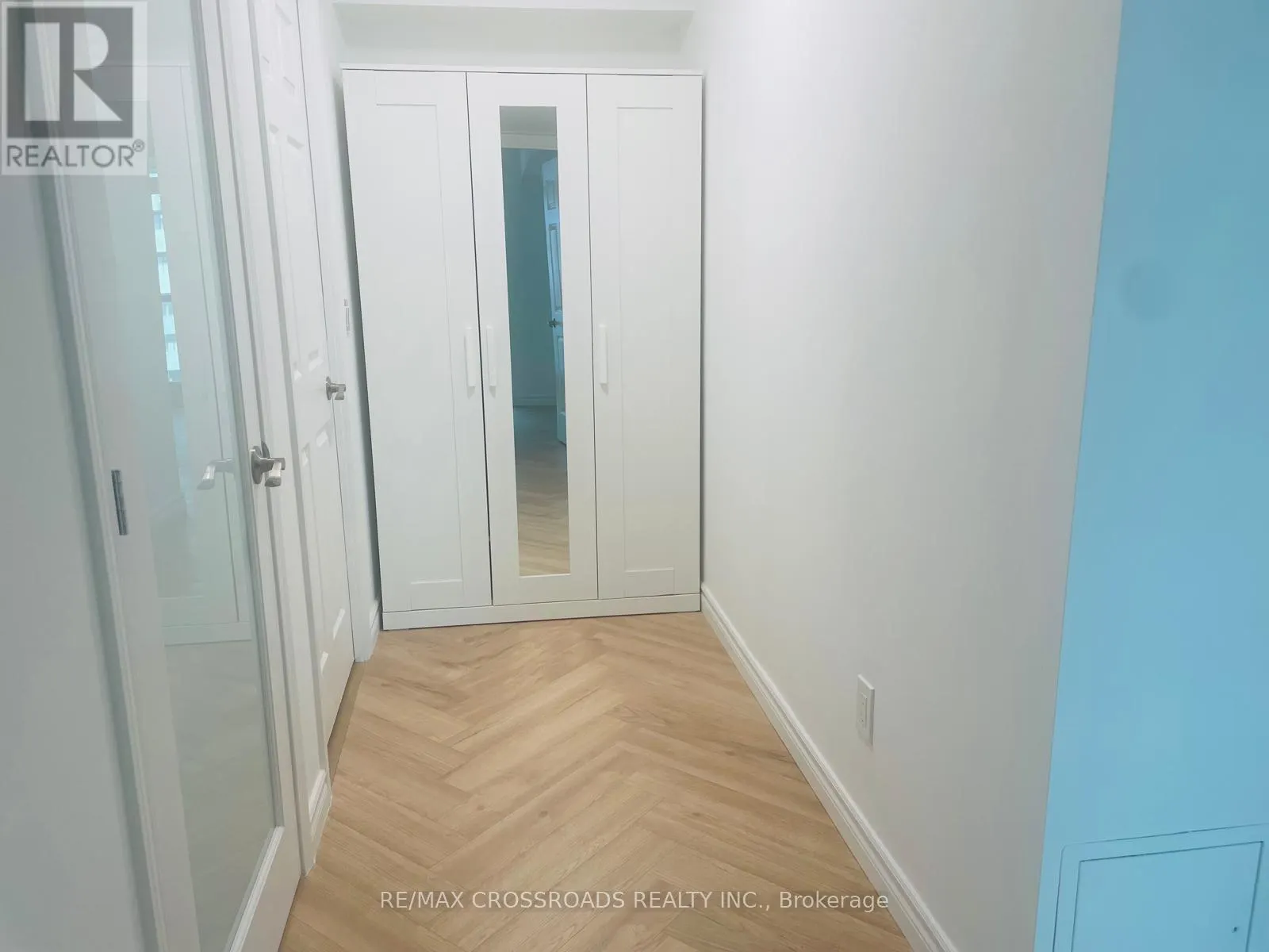 3207 - 19 GRAND TRUNK CRESCENT