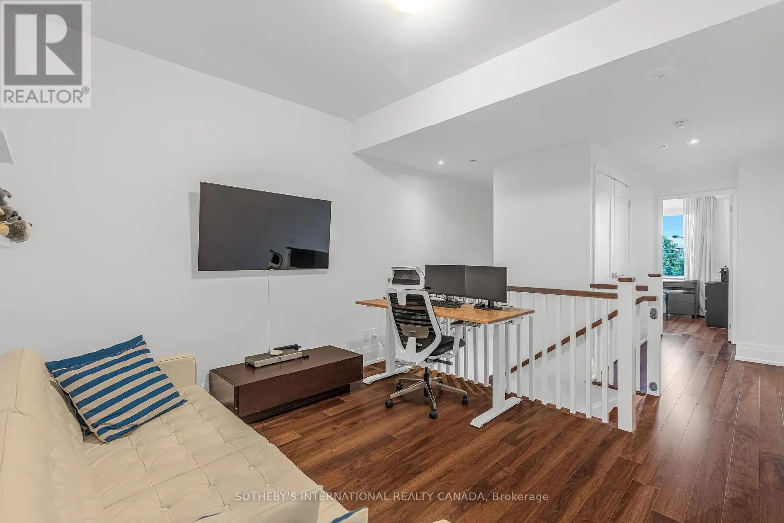 TH-105 - 25 MALCOLM ROAD