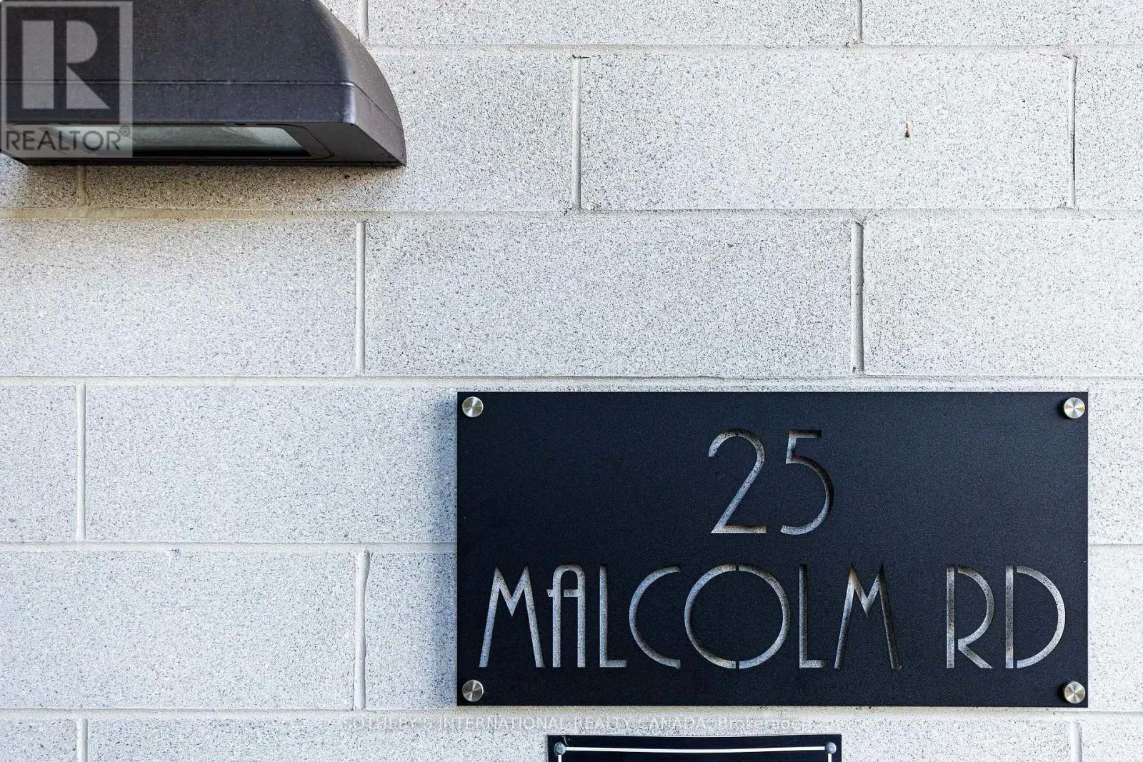 TH-105 - 25 MALCOLM ROAD