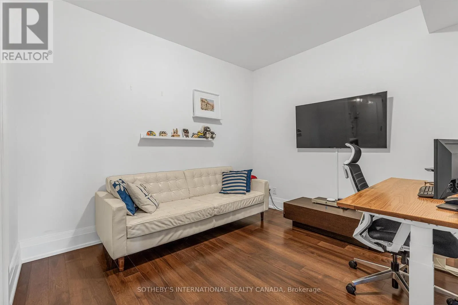 TH-105 - 25 MALCOLM ROAD