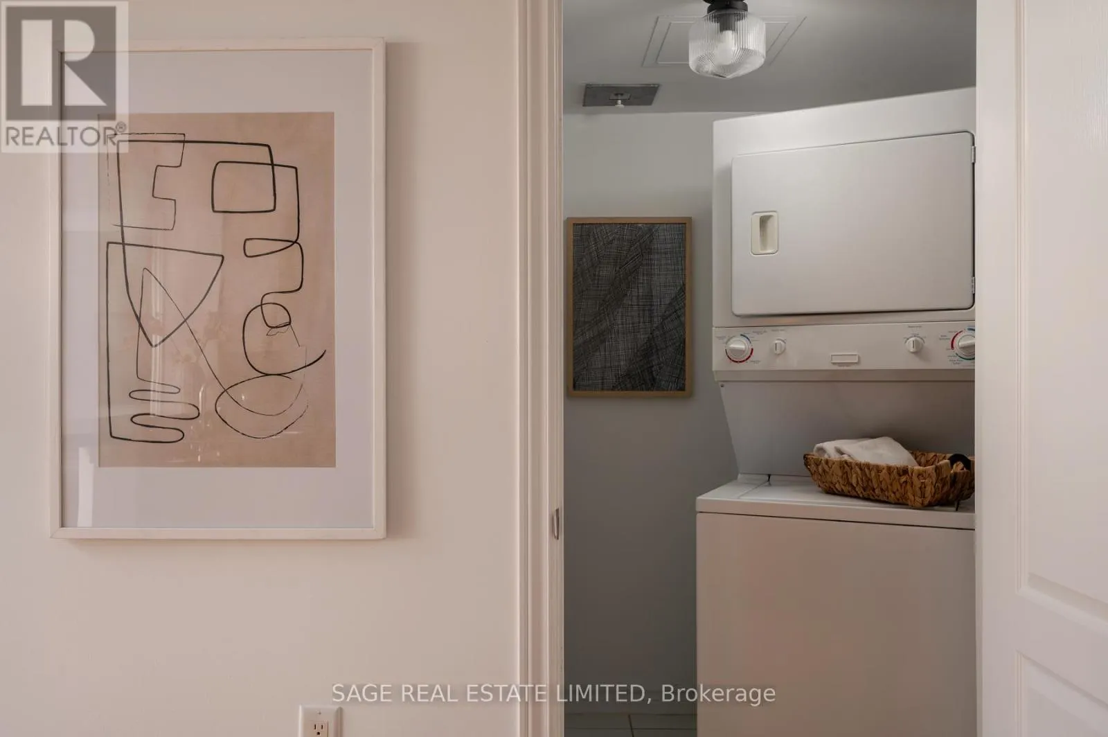 606 - 3830 BATHURST STREET