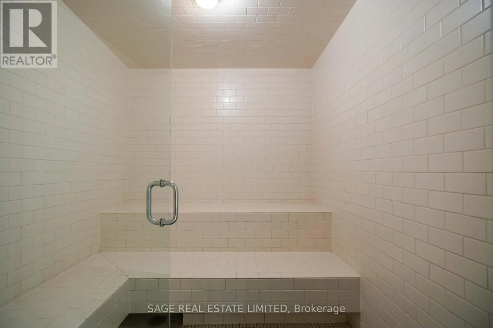 606 - 3830 BATHURST STREET