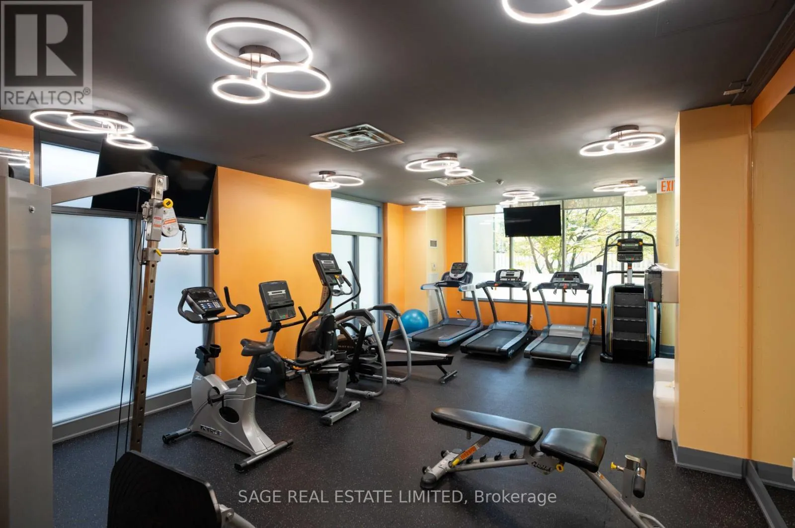 606 - 3830 BATHURST STREET