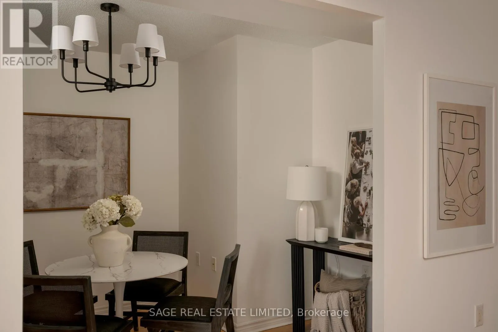 606 - 3830 BATHURST STREET