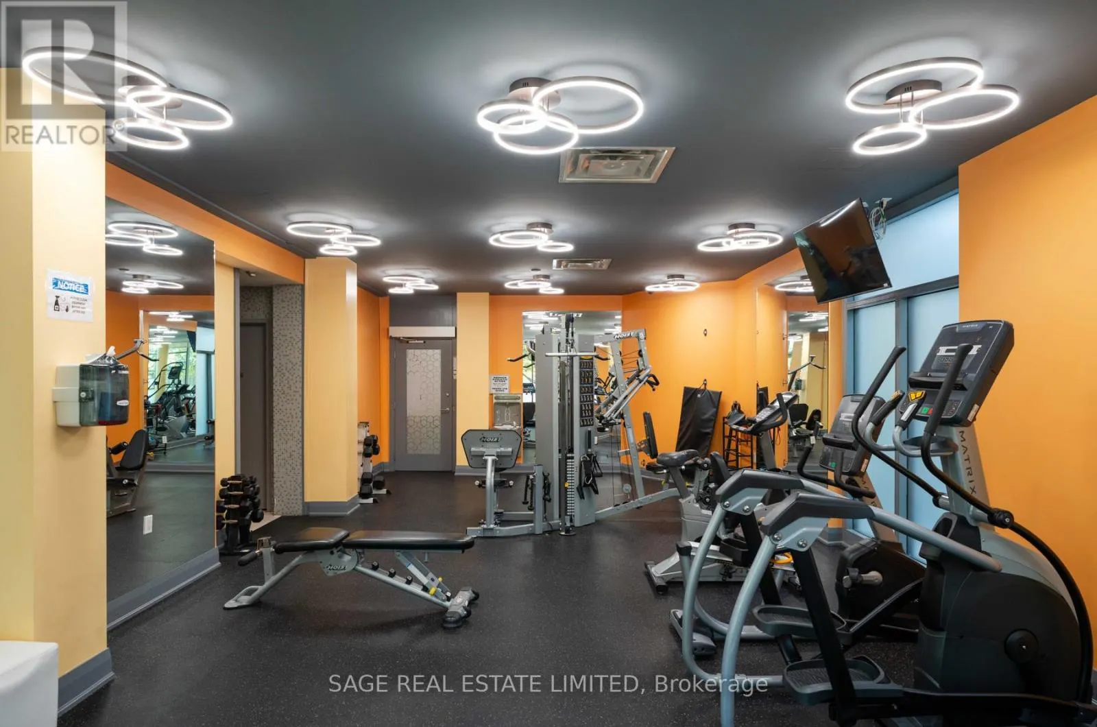 606 - 3830 BATHURST STREET