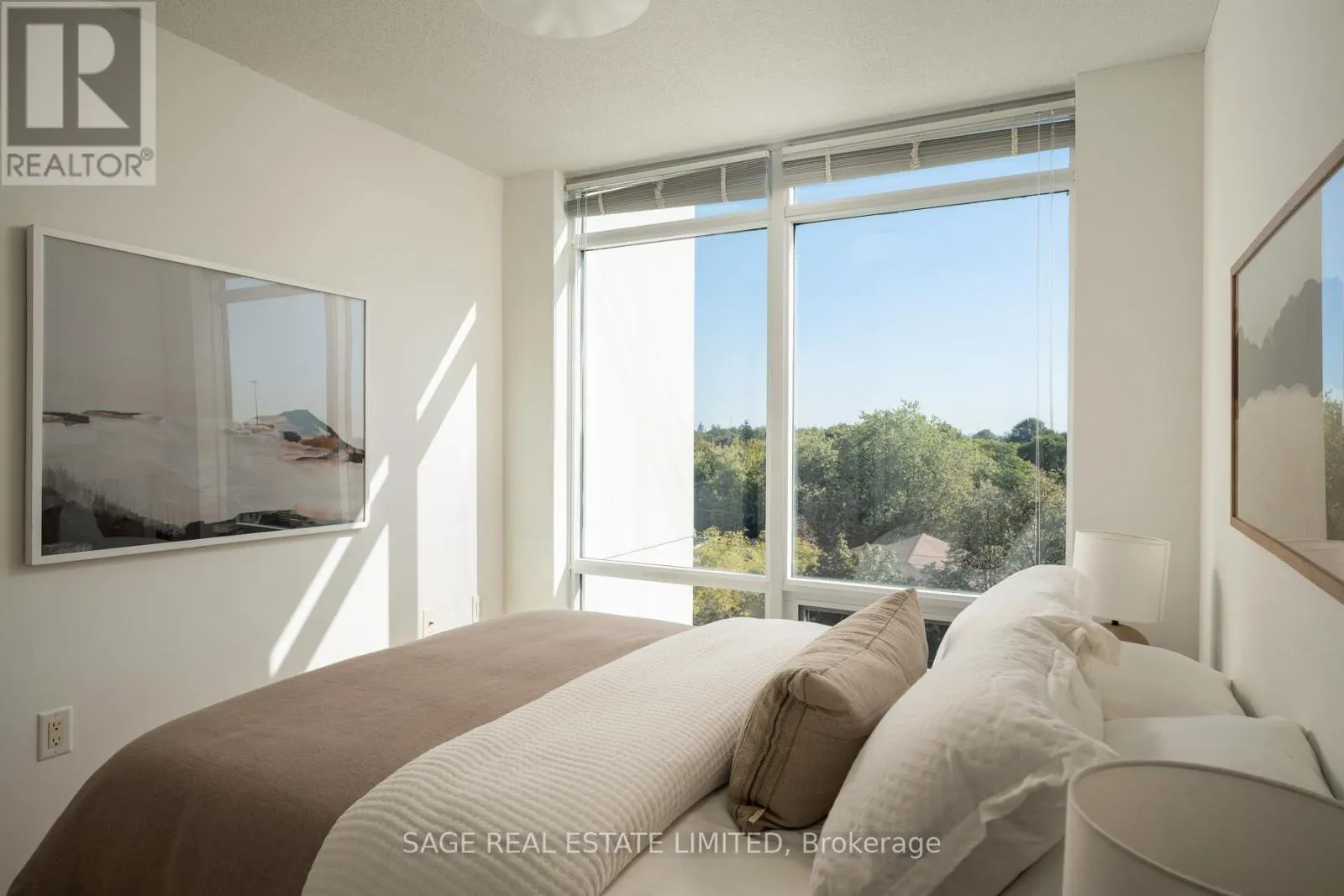 606 - 3830 BATHURST STREET