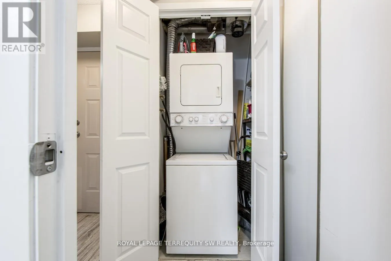 933 - 222 THE ESPLANADE