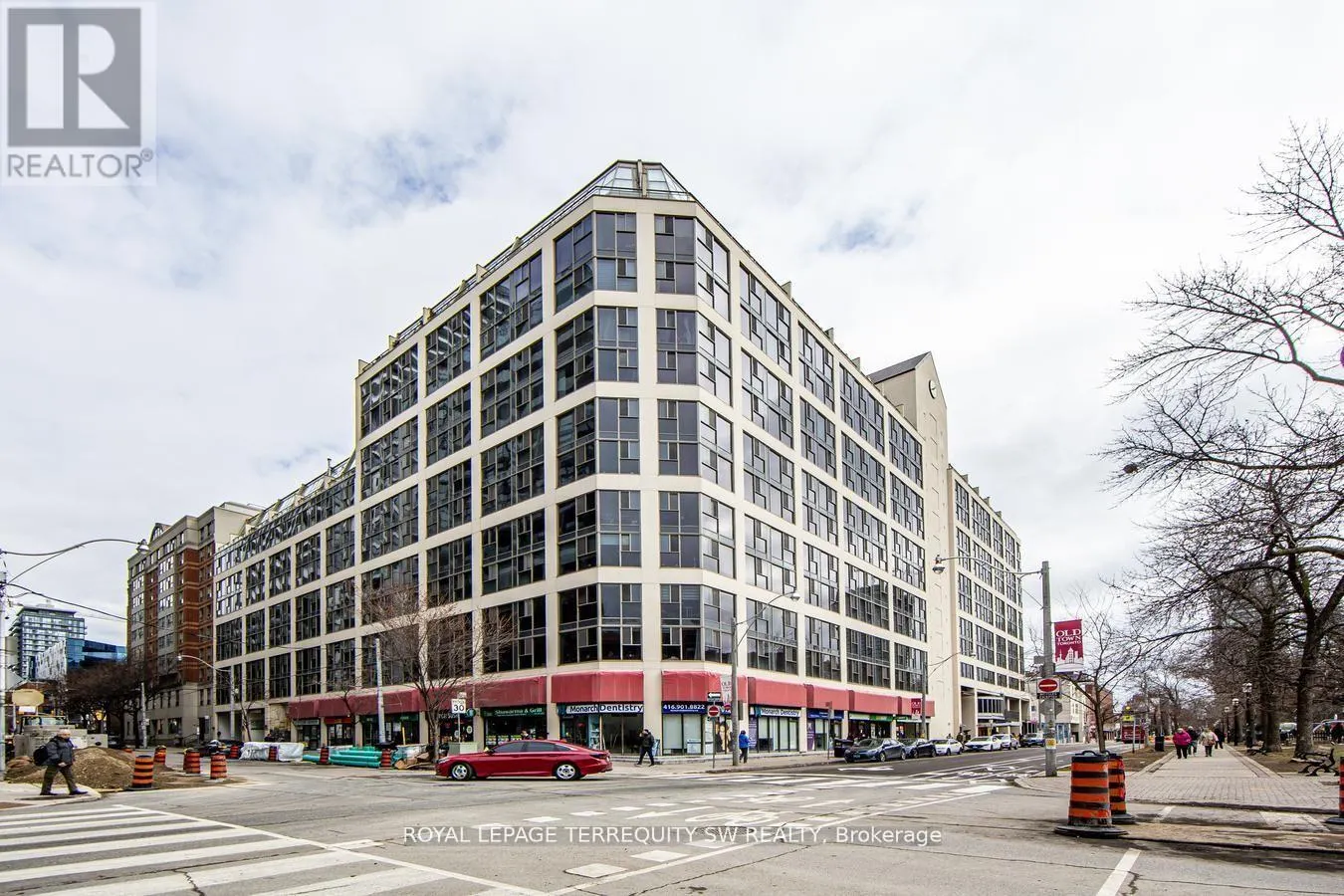 933 - 222 THE ESPLANADE