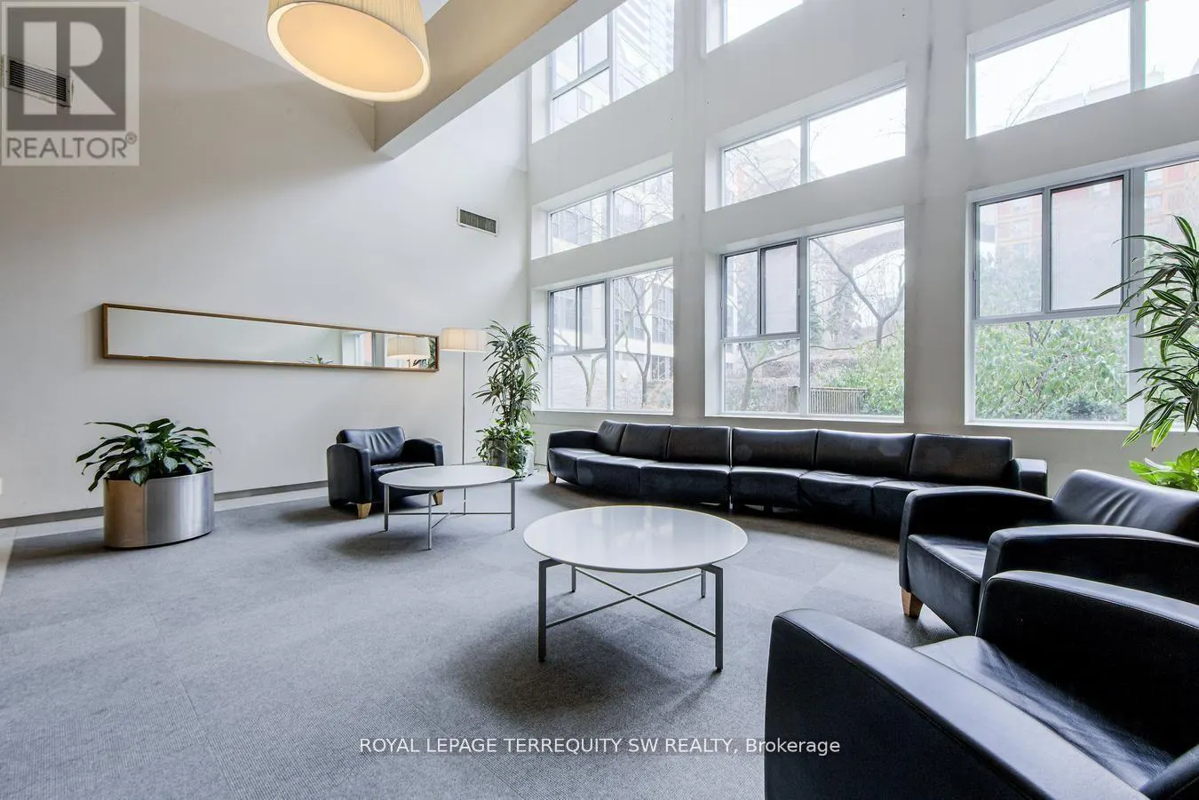 933 - 222 THE ESPLANADE