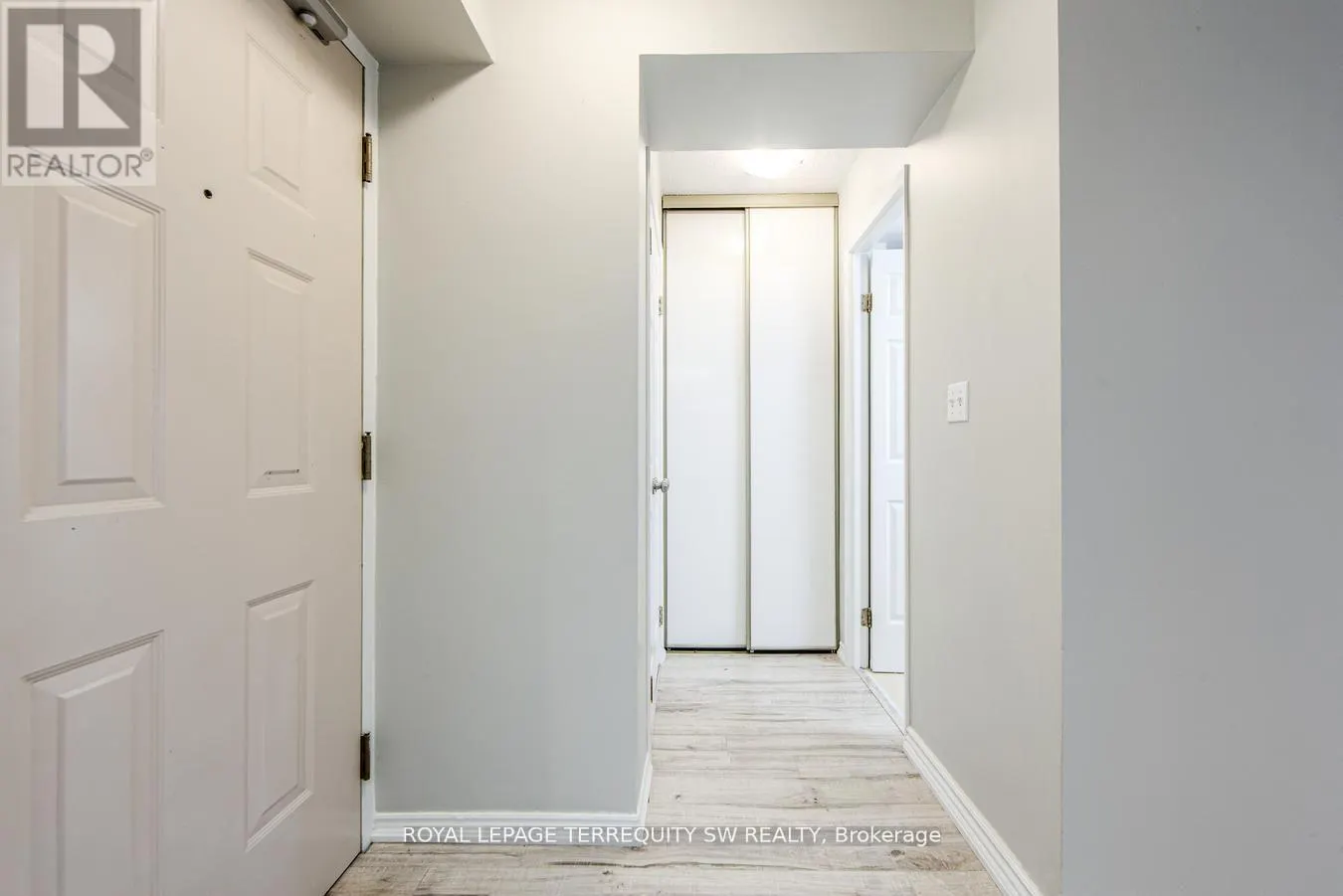 933 - 222 THE ESPLANADE