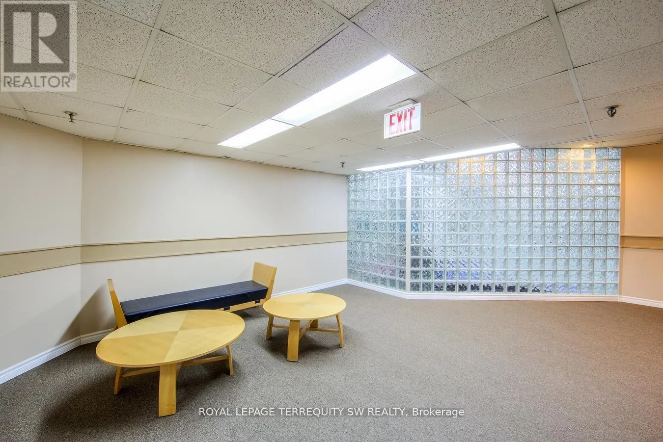 933 - 222 THE ESPLANADE