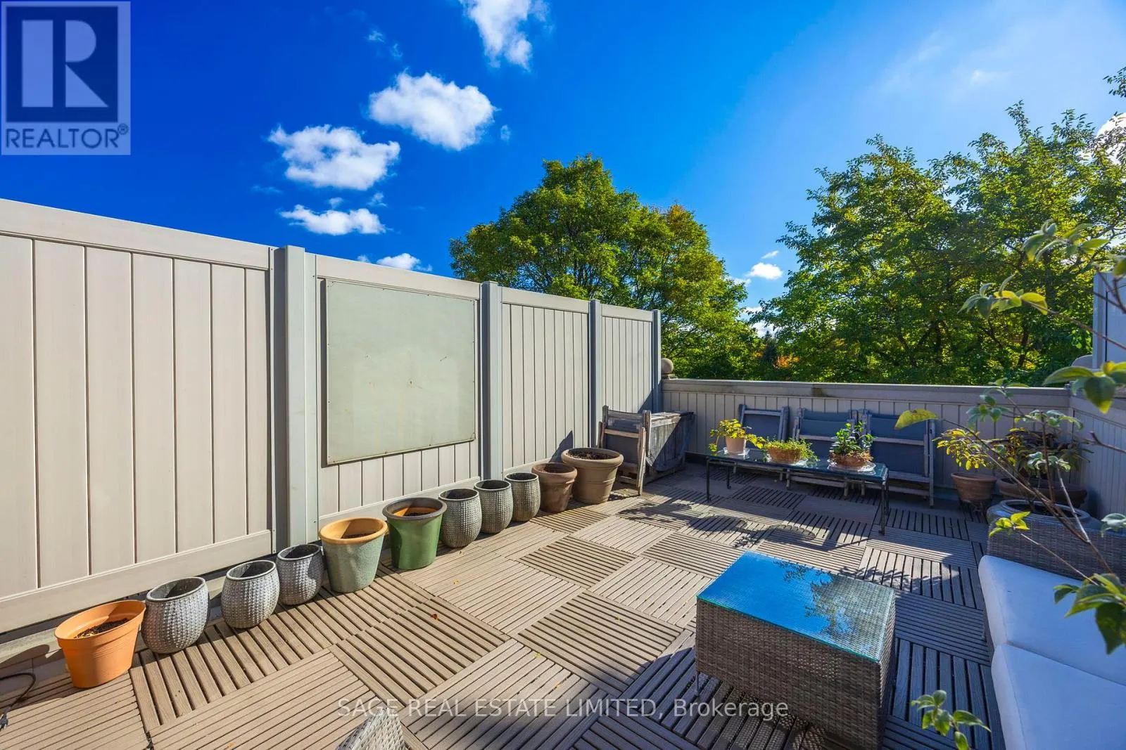 1 - 10 HARGRAVE LANE S