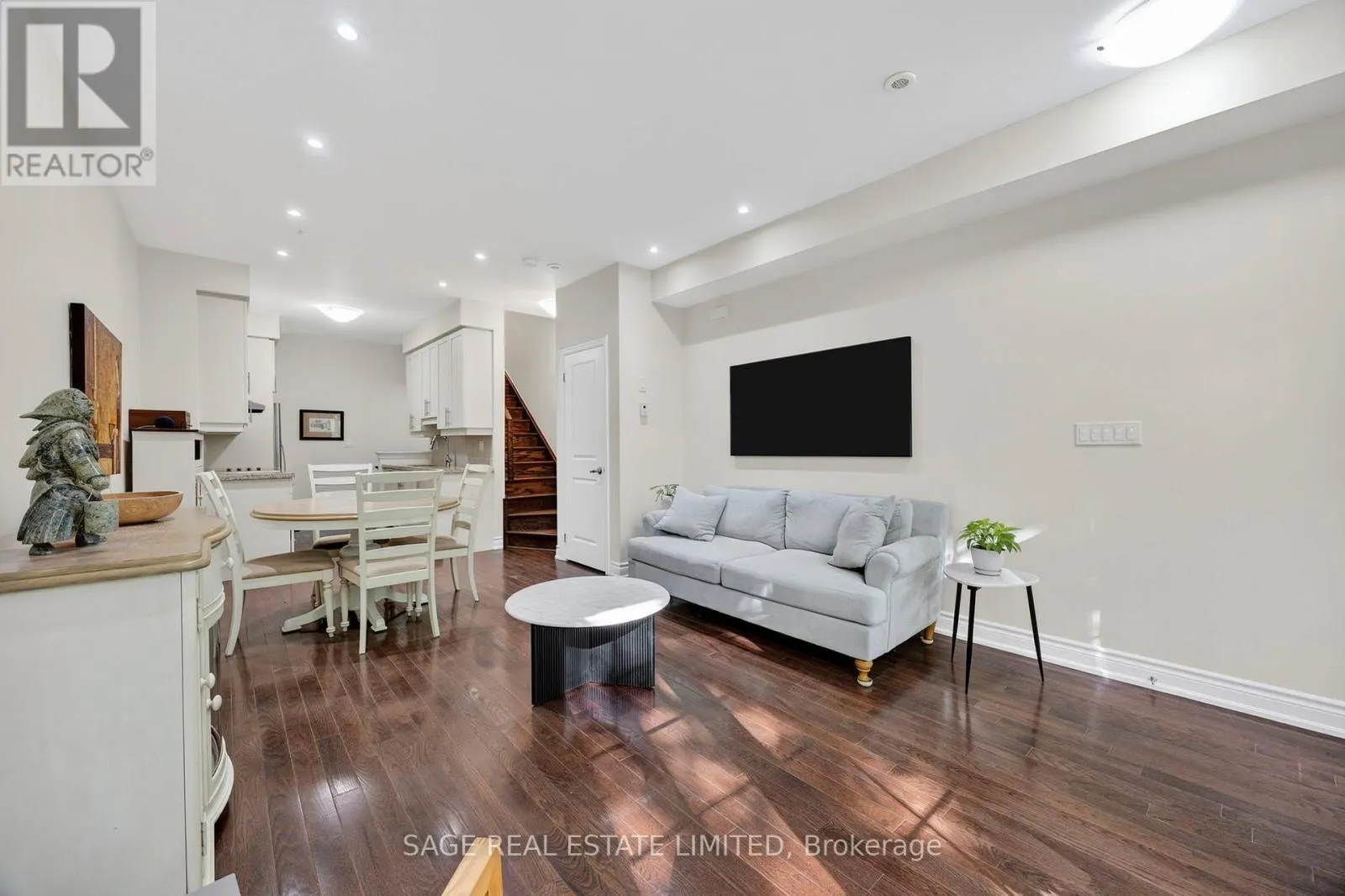 1 - 10 HARGRAVE LANE S