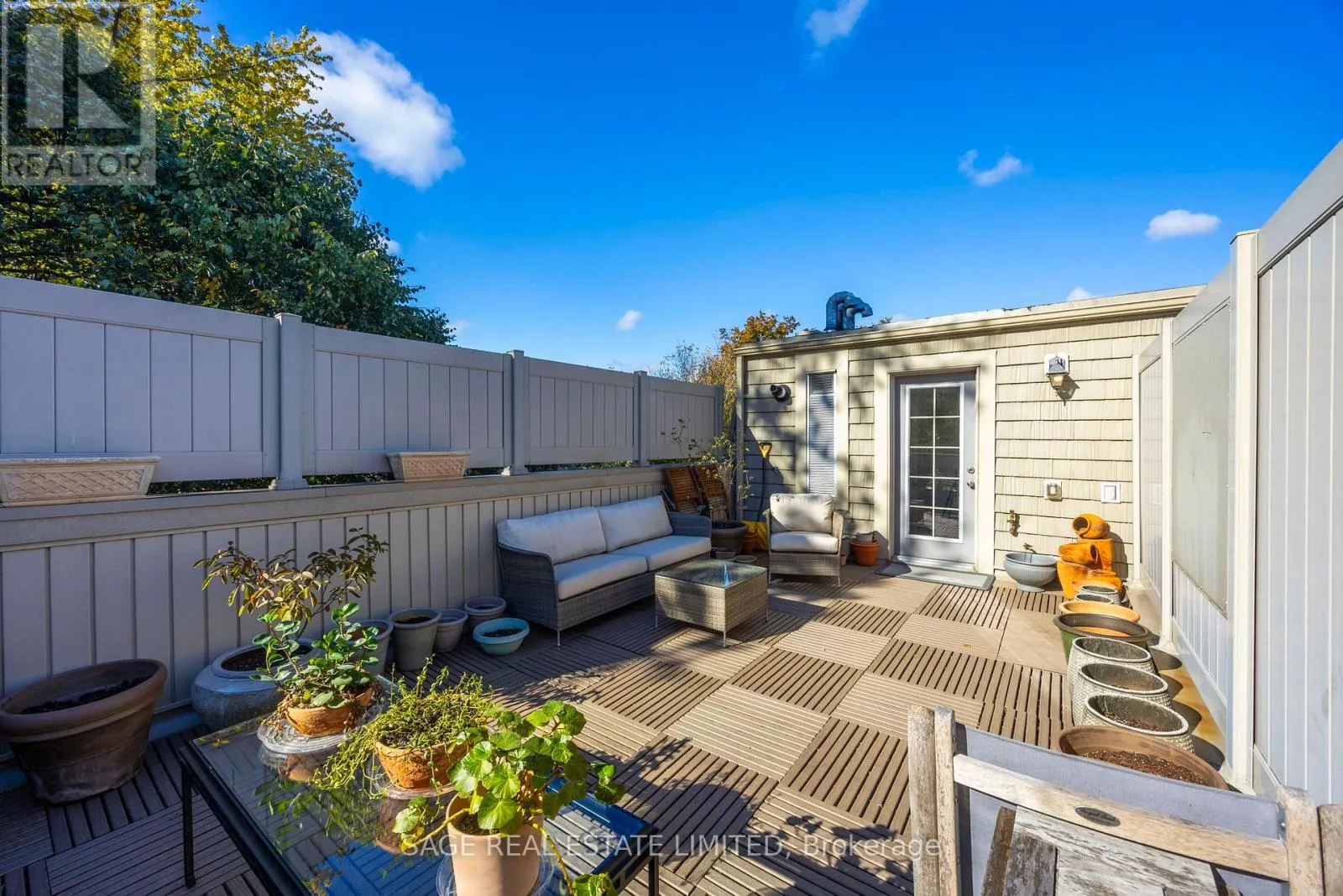 1 - 10 HARGRAVE LANE S