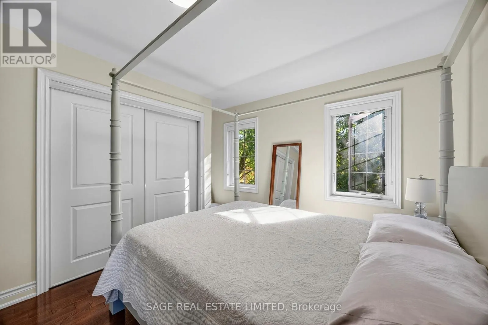 1 - 10 HARGRAVE LANE S