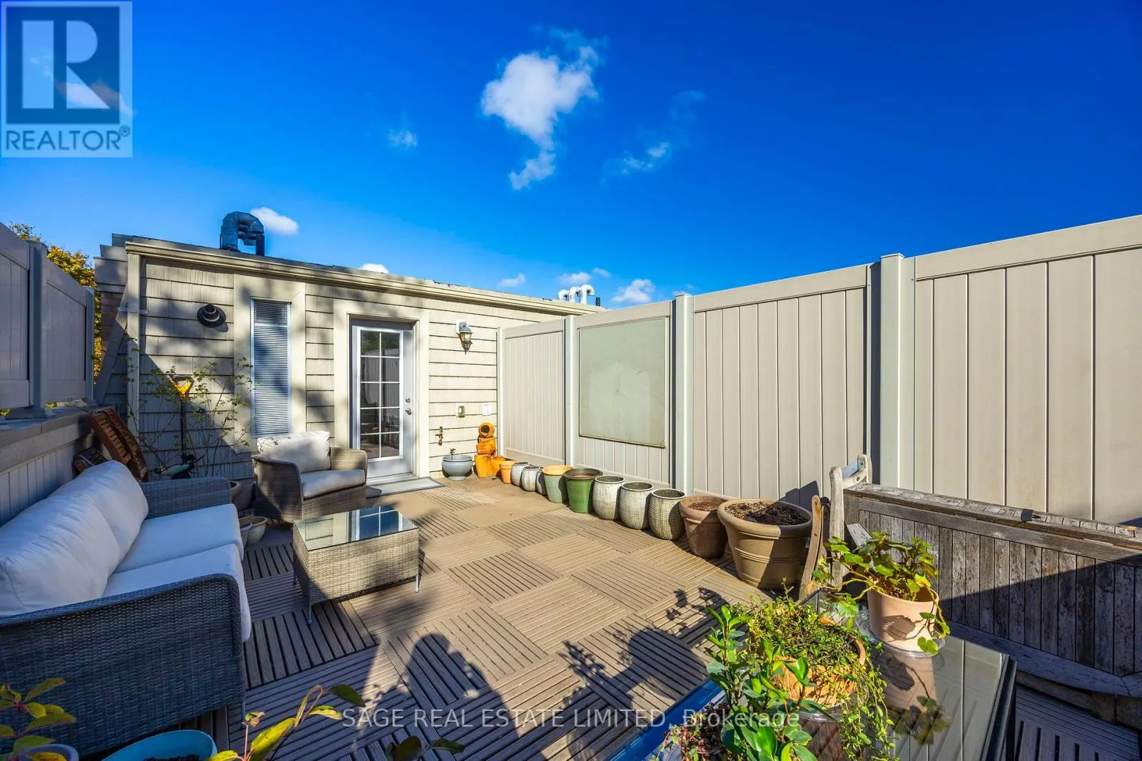 1 - 10 HARGRAVE LANE S