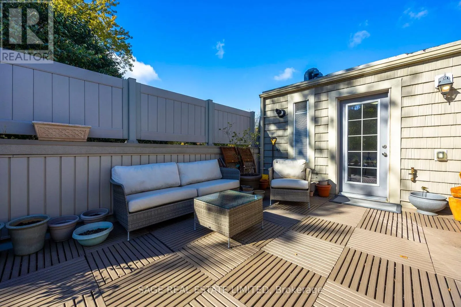 1 - 10 HARGRAVE LANE S