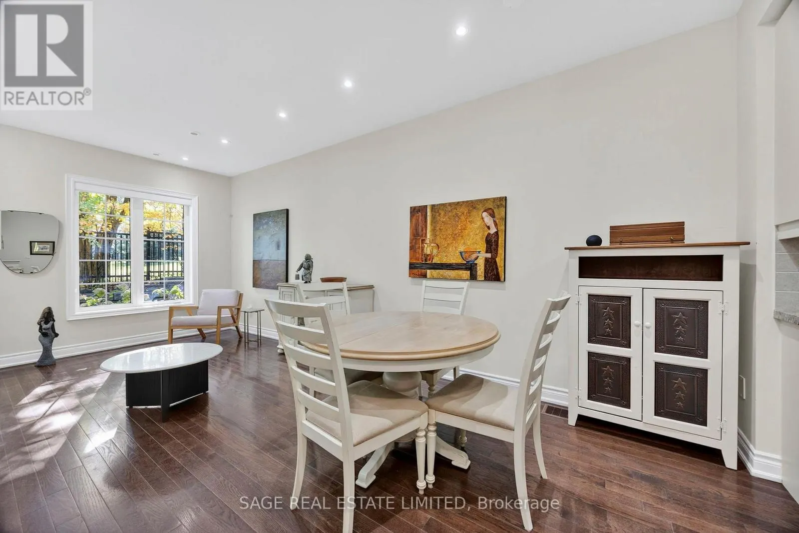 1 - 10 HARGRAVE LANE S