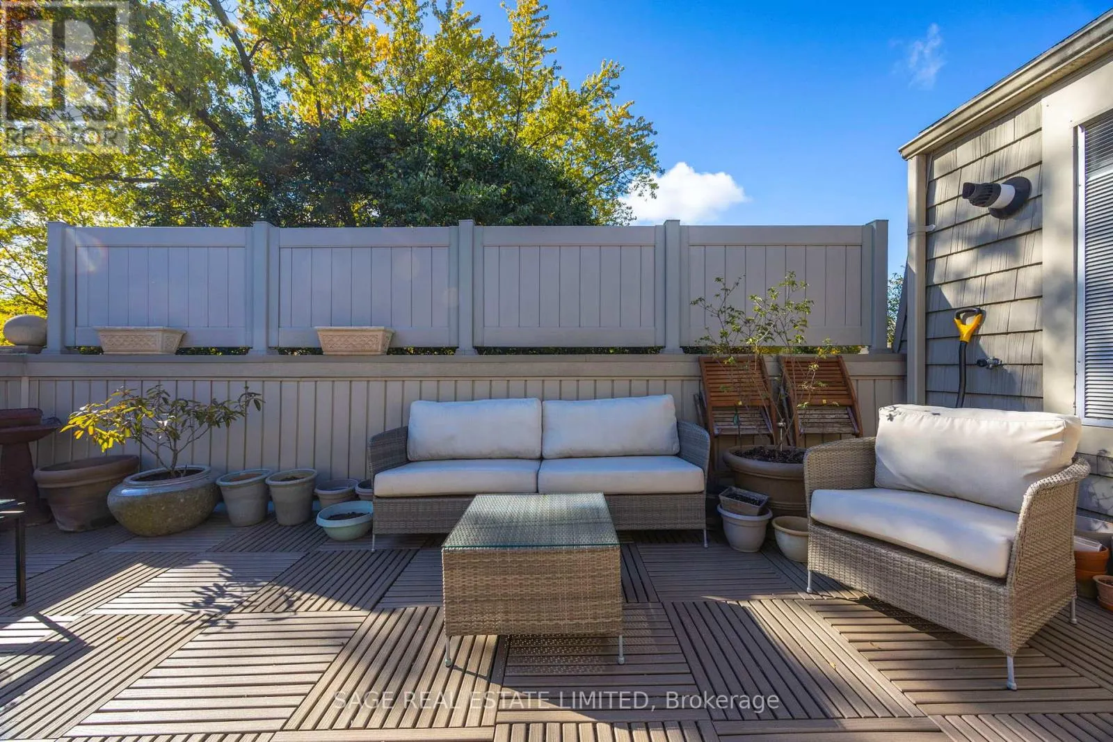 1 - 10 HARGRAVE LANE S