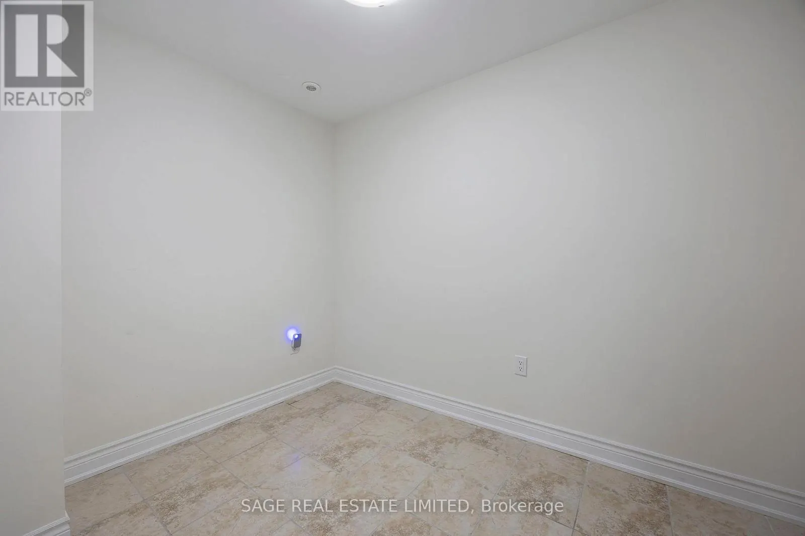 1 - 10 HARGRAVE LANE S