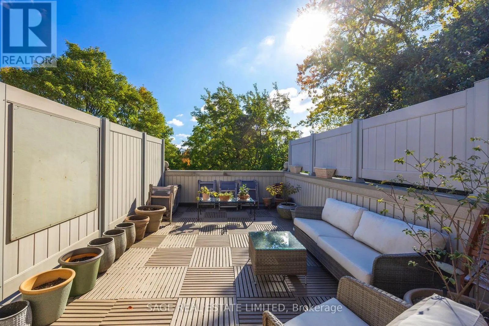 1 - 10 HARGRAVE LANE S