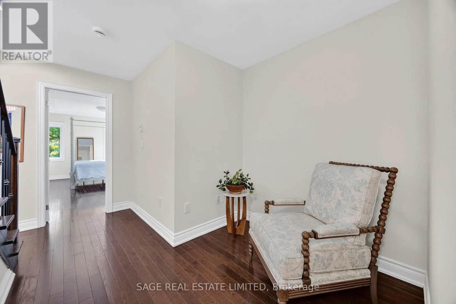 1 - 10 HARGRAVE LANE S